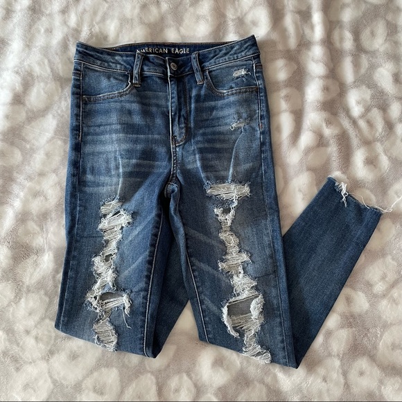 American Eagle Distressed Raw Hem Super Hi-Rise Jegging Size 4 Short - Picture 1 of 13